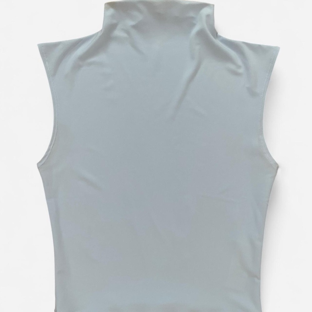 SOLD Aritzia: Wilfred high neck tank top